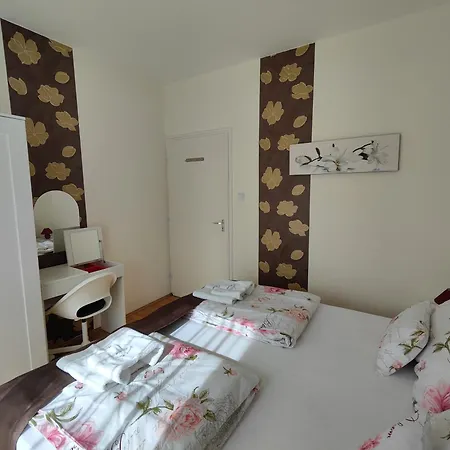 Havasi Vendeghaz Apartment *