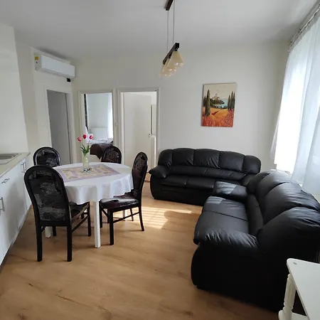 Havasi Vendeghaz * Gyenesdiás